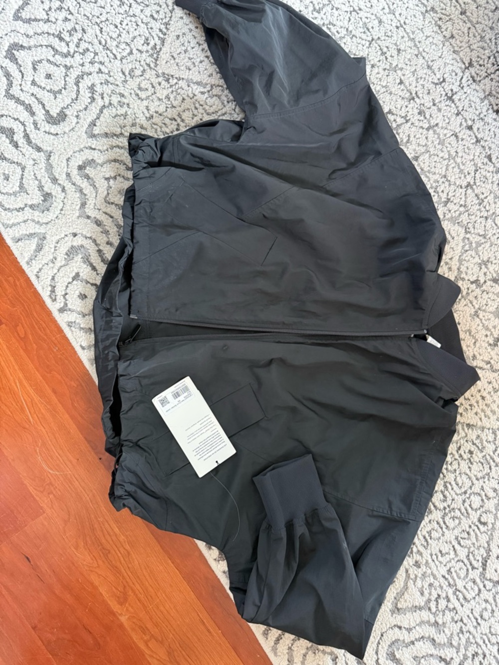 Lululemon lightweight hem cinch bomber